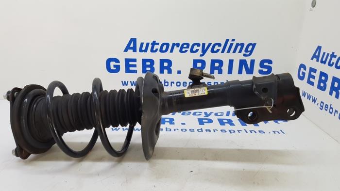 Front shock absorber rod, right from a Toyota RAV4 (A5) 2.5 Hybrid 16V AWD 2019