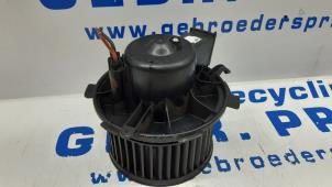 Usados Motor de ventilador de calefactor Peugeot 206 (2A/C/H/J/S) 1.4 XR,XS,XT,Gentry Precio € 30,00 Norma de margen ofrecido por Autorec. Gebr. Prins b.v.