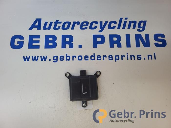 Begagnade Dödvinkelsensor Mazda CX-5 II (KF) 2.0 SkyActiv-G 165 16V 2WD Pris € 150,00 Marginaltabell erbjuds av Autorec. Gebr. Prins b.v.