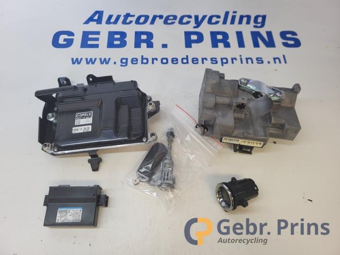 Used Ignition lock + computer Mazda CX-5 II (KF) 2.0 SkyActiv-G 165 16V 2WD Price € 250,00 Margin scheme offered by Autorec. Gebr. Prins b.v.