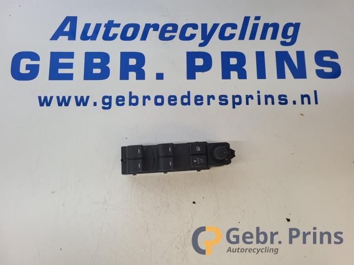Usados Interruptor de ventanilla eléctrica Mazda CX-5 II (KF) 2.0 SkyActiv-G 165 16V 2WD Precio € 50,00 Norma de margen ofrecido por Autorec. Gebr. Prins b.v.