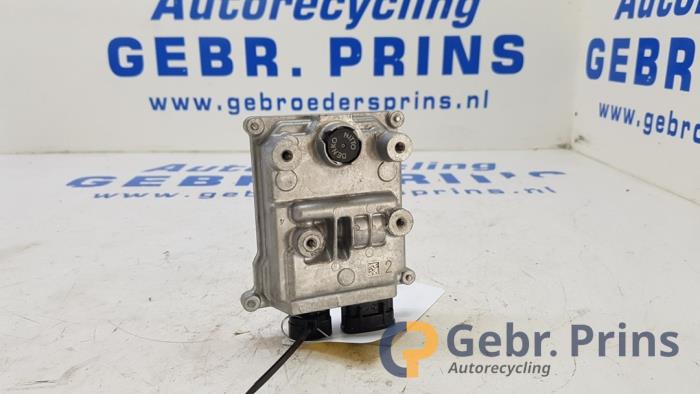 Usagé Module pompe carburant Toyota RAV4 (A5) 2.5 Hybrid 16V AWD Prix € 75,00 Règlement à la marge proposé par Autorec. Gebr. Prins b.v.