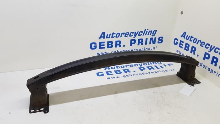 Front bumper frame from a Seat Ibiza IV (6J5) 1.6 16V 2008