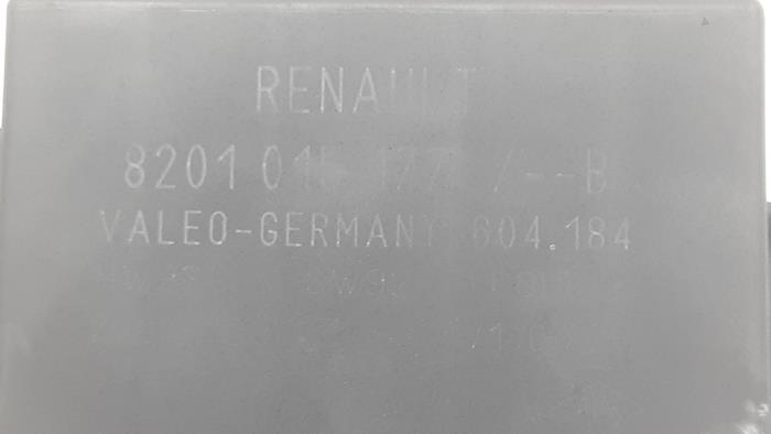 PDC Modul van een Renault Master IV (MA/MB/MC/MD/MH/MF/MG/MH) 2.3 dCi 16V 2013