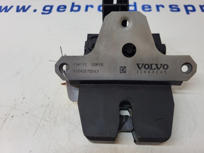 Mécanique de verrouillage hayon d'un Volvo V40 (MV) 2.0 D2 16V 2015