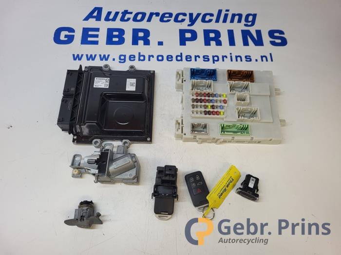 Used Ignition lock + computer Volvo V40 (MV) 2.0 D2 16V Price € 150,00 Margin scheme offered by Autorec. Gebr. Prins b.v.