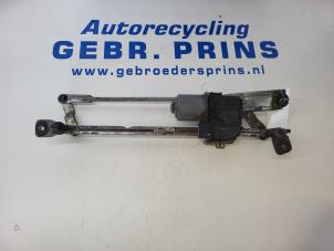 Used Wiper motor + mechanism Volkswagen Golf VIII (CD1) 1.5 eTSI 16V Price € 125,00 Margin scheme offered by Autorec. Gebr. Prins b.v.