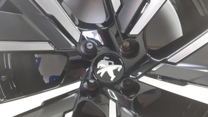 Wheel from a Peugeot 208 II (UB/UH/UP) 1.2 Vti 12V PureTech 100 2022