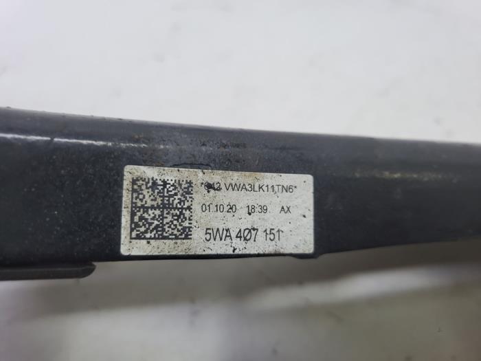 Front lower wishbone, left from a Volkswagen Golf VIII (CD1) 1.5 eTSI 16V 2020