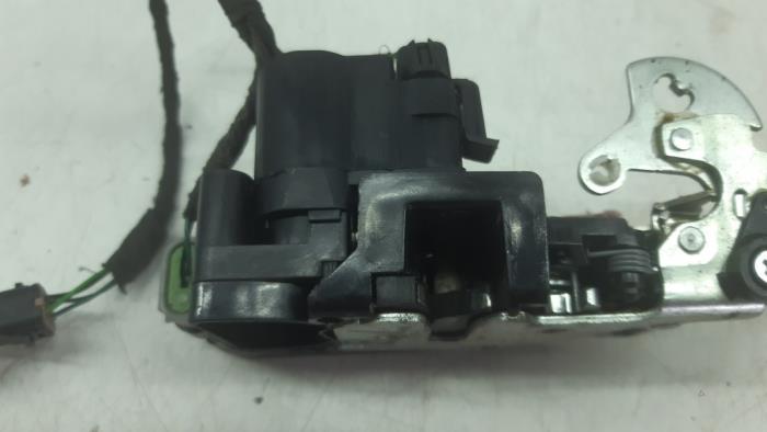 Rear door lock mechanism 4-door, left Ssang Yong Rexton W 2.2 RX 220 E ...