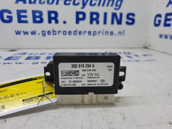 PDC Module from a Volkswagen Tiguan (AD1) 1.4 TSI 16V 2017