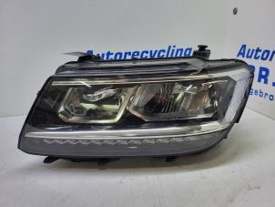 Used Headlight, left Volkswagen Tiguan (AD1) 1.4 TSI 16V Price € 330,00 Margin scheme offered by Autorec. Gebr. Prins b.v.