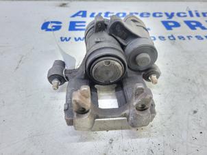 Usados Pinza de freno derecha detrás Volkswagen Tiguan (AD1) 1.4 TSI 16V Precio € 70,00 Norma de margen ofrecido por Autorec. Gebr. Prins b.v.