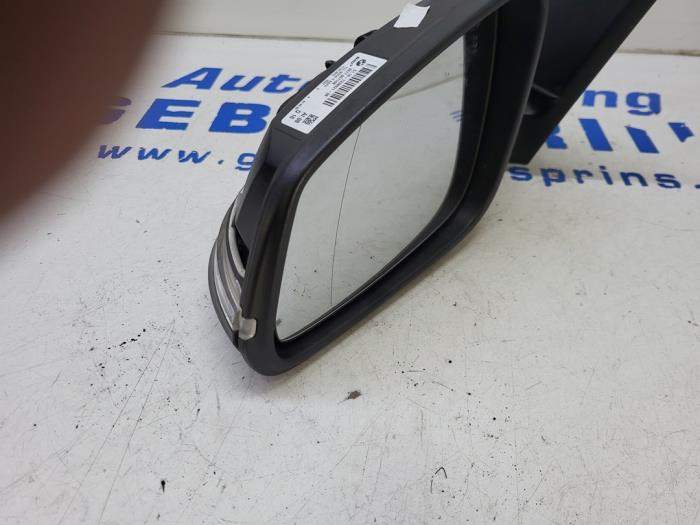 Retrovisor externo izquierda de un BMW 3 serie (F30) 320d 2.0 16V EfficientDynamicsEdition 2015