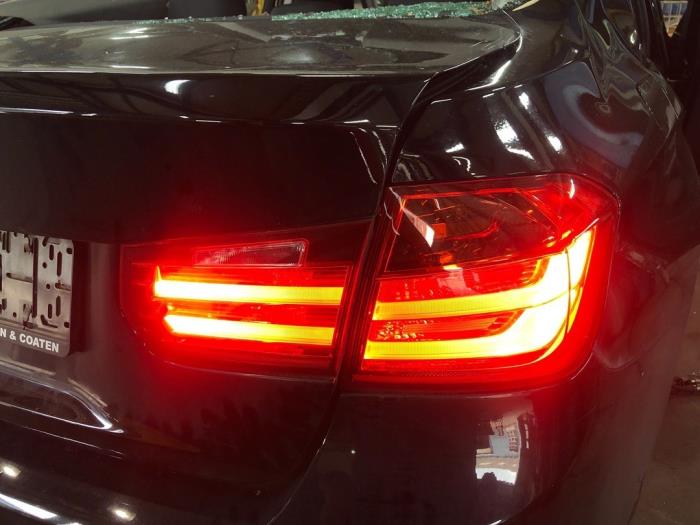 Feu arrière secondaire droit d'un BMW 3 serie (F30) 320d 2.0 16V EfficientDynamicsEdition 2015