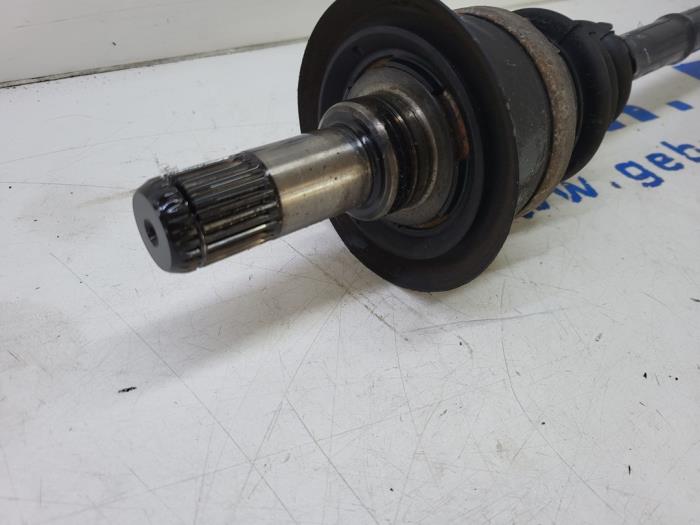 Drive shaft, rear left from a BMW 3 serie (F30) 320d 2.0 16V EfficientDynamicsEdition 2015