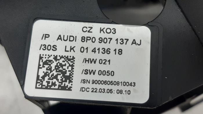 Interruptor combinado columna de dirección de un Audi A3 Sportback (8PA) 2.0 FSI 16V 2005