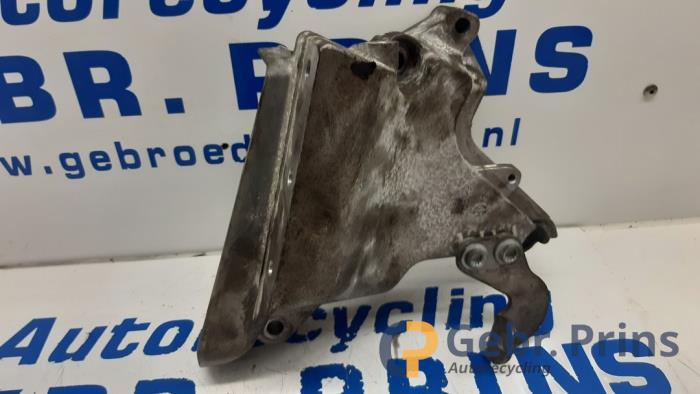 Usagé Support moteur Volkswagen Polo V (6R) 1.2 TSI 16V BlueMotion Technology Prix € 20,00 Règlement à la marge proposé par Autorec. Gebr. Prins b.v.
