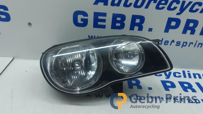 Używane Reflektor prawy Toyota Corolla (EB/WZ/CD) 1.4 16V VVT-i Cena € 25,00 Procedura marży oferowane przez Autorec. Gebr. Prins b.v.