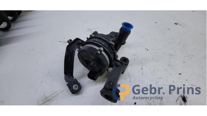 Begagnade Extra vattenpump Kia Niro I (DE) 1.6 GDI PHEV Pris € 30,00 Marginaltabell erbjuds av Autorec. Gebr. Prins b.v.