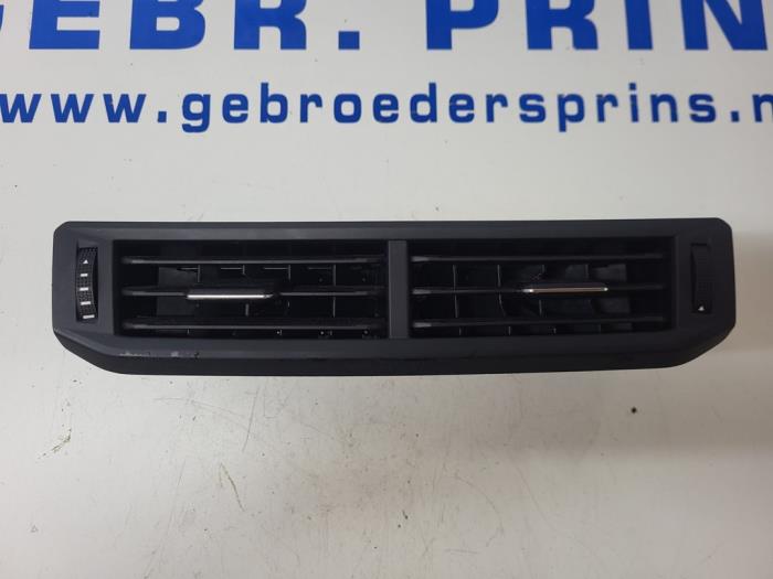 Grille aération tableau de bord d'un Volkswagen Polo VI (AW1) 1.0 TSI 12V 2019