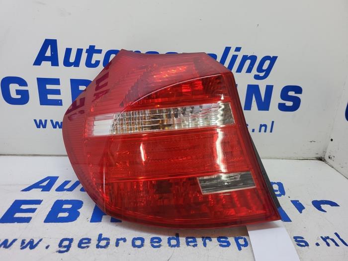 Taillight, left from a BMW 1 serie (E81) 120i 16V 2009