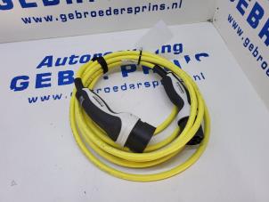 Usados Cable de carga vehículo híbrido Cupra Born 58 Precio € 150,00 Norma de margen ofrecido por Autorec. Gebr. Prins b.v.