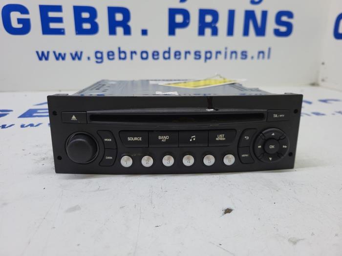 Radio CD player from a Peugeot Partner (GC/GF/GG/GJ/GK) 1.6 BlueHDI 75 2018