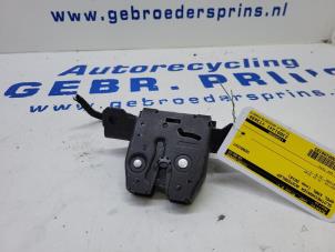 Used Tailgate lock mechanism Opel Karl 1.0 12V Price € 20,00 Margin scheme offered by Autorec. Gebr. Prins b.v.
