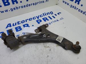 Usagé Bras de suspension avant droit Opel Karl 1.0 12V Prix € 50,00 Règlement à la marge proposé par Autorec. Gebr. Prins b.v.