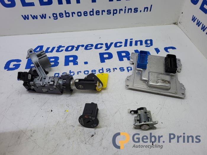 Used Ignition lock + computer Opel Karl 1.0 12V Price € 200,00 Margin scheme offered by Autorec. Gebr. Prins b.v.