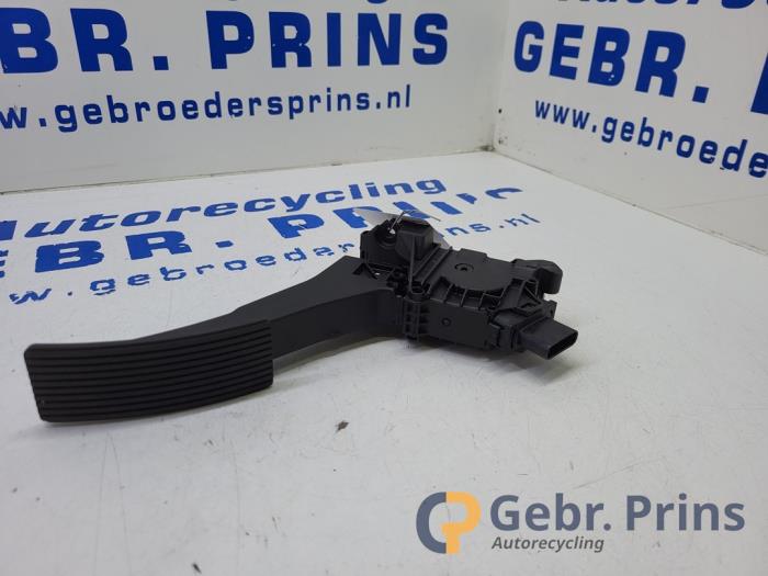 Begagnade Gaspedal Mercedes A (177.0) 1.3 A-200 Turbo 16V Pris € 40,00 Marginaltabell erbjuds av Autorec. Gebr. Prins b.v.