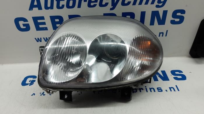 Headlight, left from a Renault Clio II (BB/CB) 1.4 2000
