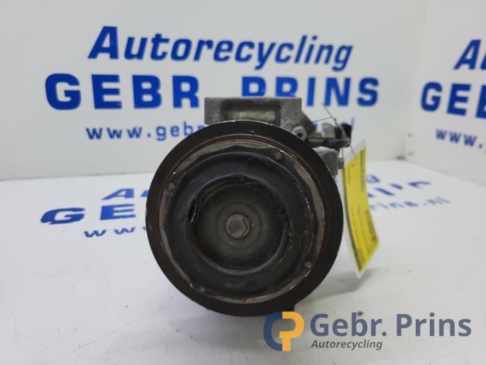 Usagé Pompe clim Mercedes A (177.0) 1.3 A-200 Turbo 16V Prix € 175,00 Règlement à la marge proposé par Autorec. Gebr. Prins b.v.
