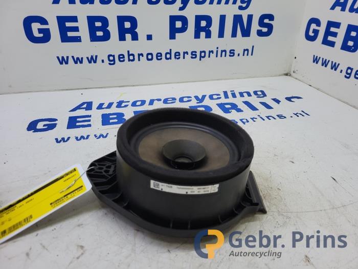 Używane Glosnik Opel Astra K 1.2 Turbo 12V Cena € 20,00 Procedura marży oferowane przez Autorec. Gebr. Prins b.v.