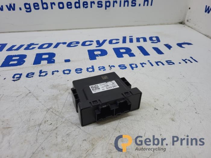 Usados Módulo Gateway Opel Astra K 1.2 Turbo 12V Precio € 20,00 Norma de margen ofrecido por Autorec. Gebr. Prins b.v.