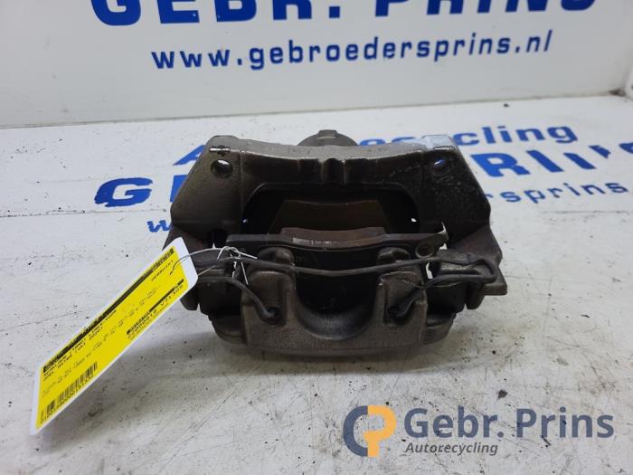 Usagé Etrier de frein avant gauche Opel Astra K 1.2 Turbo 12V Prix € 40,00 Règlement à la marge proposé par Autorec. Gebr. Prins b.v.