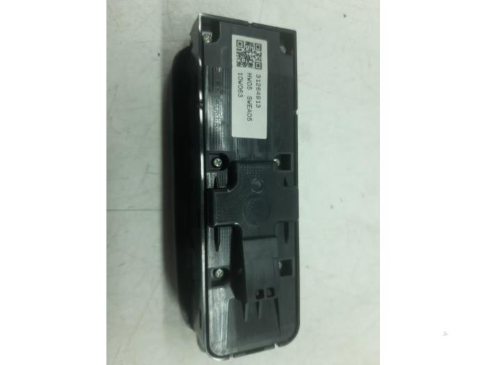 Electric window switch from a Volvo V50 (MW) 1.6 D 16V 2010