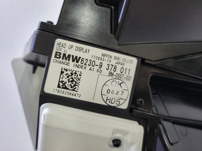 Wyswietlacz przezierny typu HUD z BMW 5 serie (G30) 523d 2.0 TwinPower Turbo 16V 2017