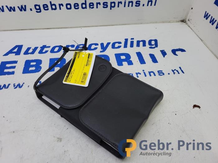 Używane Instrukcja BMW 5 serie (G30) 523d 2.0 TwinPower Turbo 16V Cena € 40,00 Procedura marży oferowane przez Autorec. Gebr. Prins b.v.