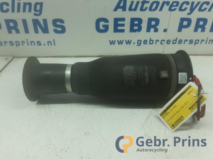 Begagnade Luftfjäder BMW 5 serie Touring (F11) 525d 24V Pris € 125,00 Marginaltabell erbjuds av Autorec. Gebr. Prins b.v.