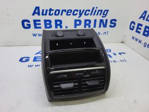 Used Middle console BMW 5 serie (G30) 523d 2.0 TwinPower Turbo 16V Price € 75,00 Margin scheme offered by Autorec. Gebr. Prins b.v.