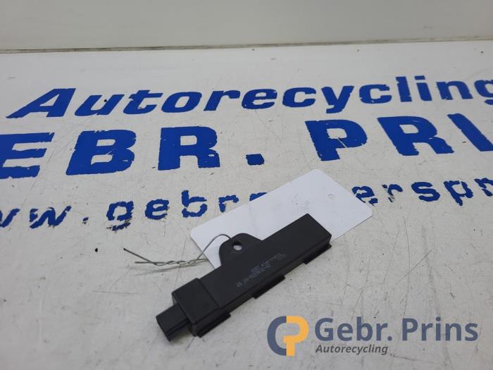 Używane Keyless Entry-Antena BMW 5 serie (G30) 523d 2.0 TwinPower Turbo 16V Cena € 25,00 Procedura marży oferowane przez Autorec. Gebr. Prins b.v.