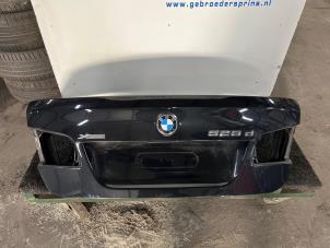 Used Boot lid BMW 5 serie (F10) 525d xDrive 16V Price € 250,00 Margin scheme offered by Autorec. Gebr. Prins b.v.