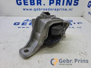 Engine mount from a Ford Focus 4 Wagon 1.0 Ti-VCT EcoBoost 12V 125 2019