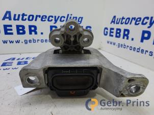 Engine mount from a Ford Focus 4 Wagon 1.0 Ti-VCT EcoBoost 12V 125 2019