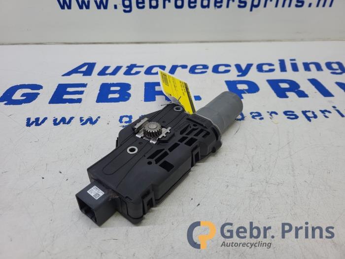 Używane Silnik szyberdachu Ford Focus 4 Wagon 1.0 Ti-VCT EcoBoost 12V 125 Cena € 125,00 Procedura marży oferowane przez Autorec. Gebr. Prins b.v.