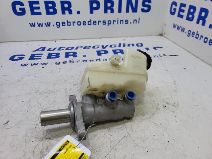 Master cylinder from a Ford Focus 4 Wagon 1.0 Ti-VCT EcoBoost 12V 125 2019