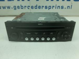 Used Radio CD player Peugeot 207/207+ (WA/WC/WM) 1.4 16V VTi Price € 40,00 Margin scheme offered by Autorec. Gebr. Prins b.v.