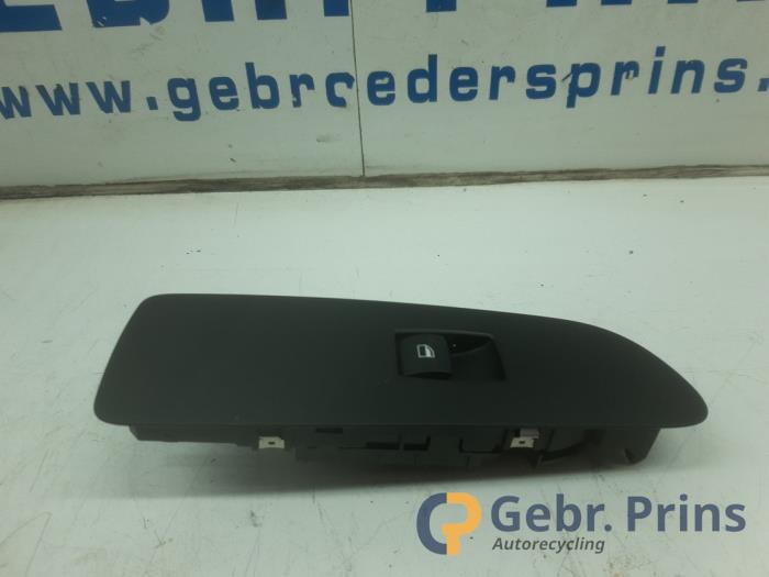 Usados Interruptor de ventanilla eléctrica BMW 1 serie (E81) 116i 1.6 16V Precio € 10,00 Norma de margen ofrecido por Autorec. Gebr. Prins b.v.